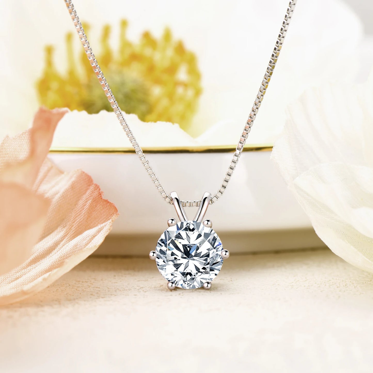 Lnngy Moissanite Pendant